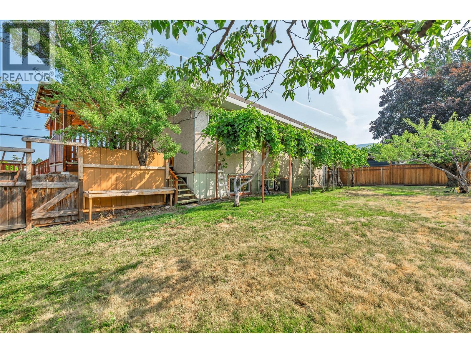 804 ROSS Avenue - 36