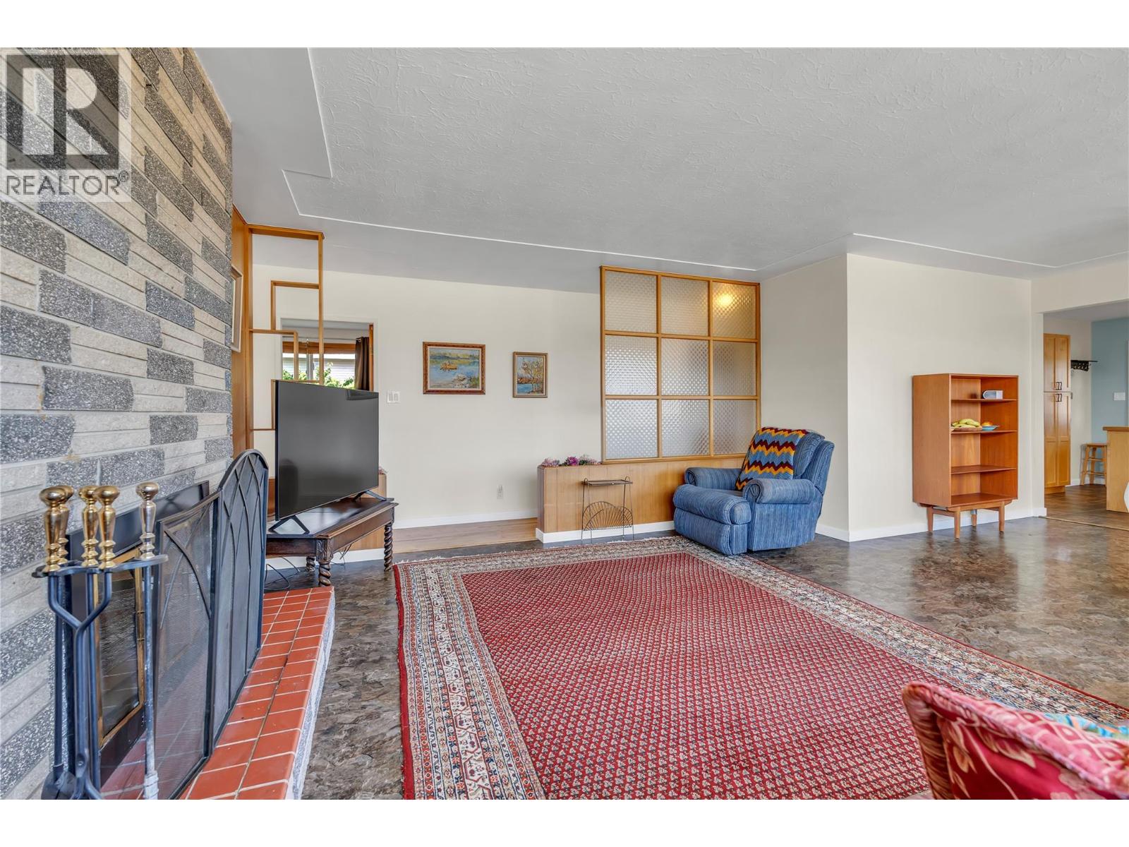 804 ROSS Avenue - 13