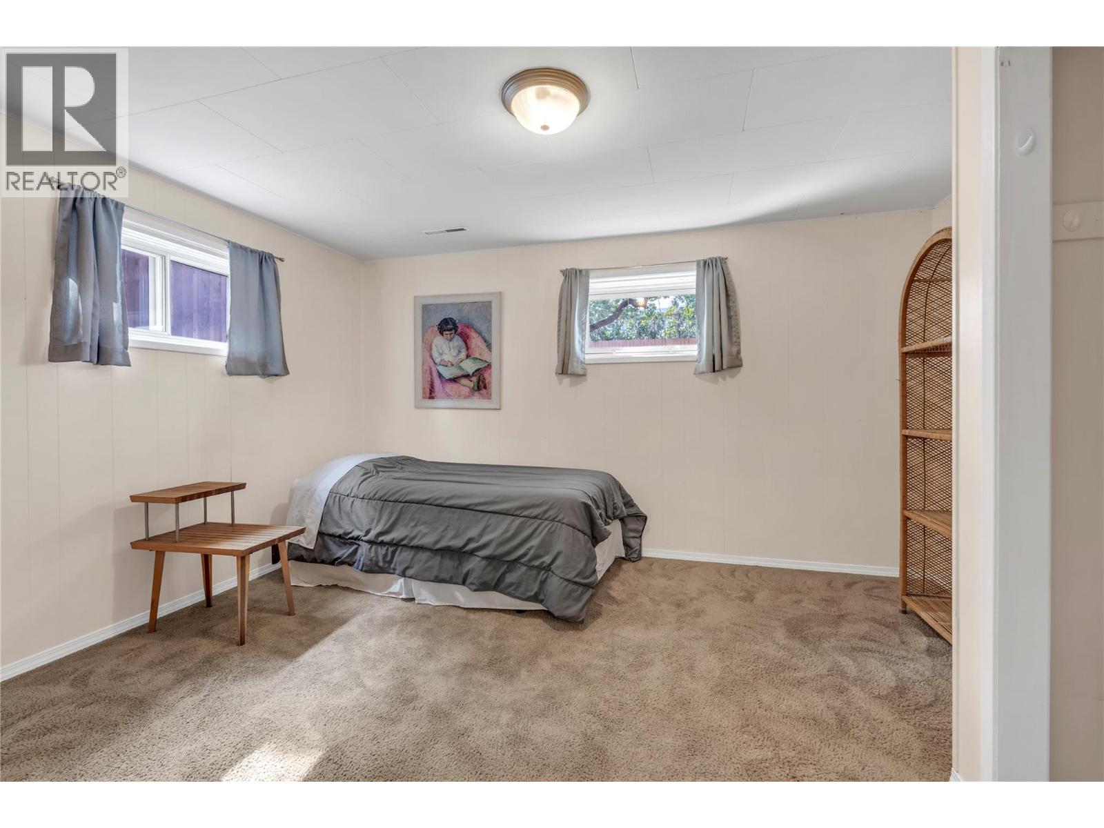 804 ROSS Avenue - 28