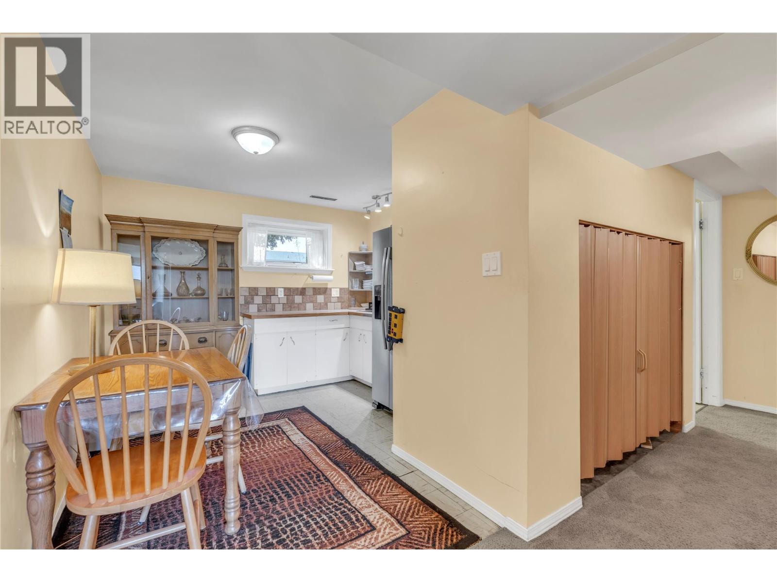 804 ROSS Avenue - 25
