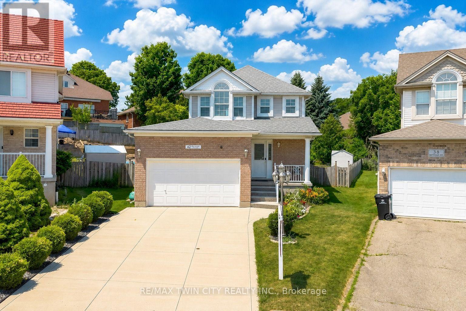 42 BRIARMEADOW CRESCENT - 2