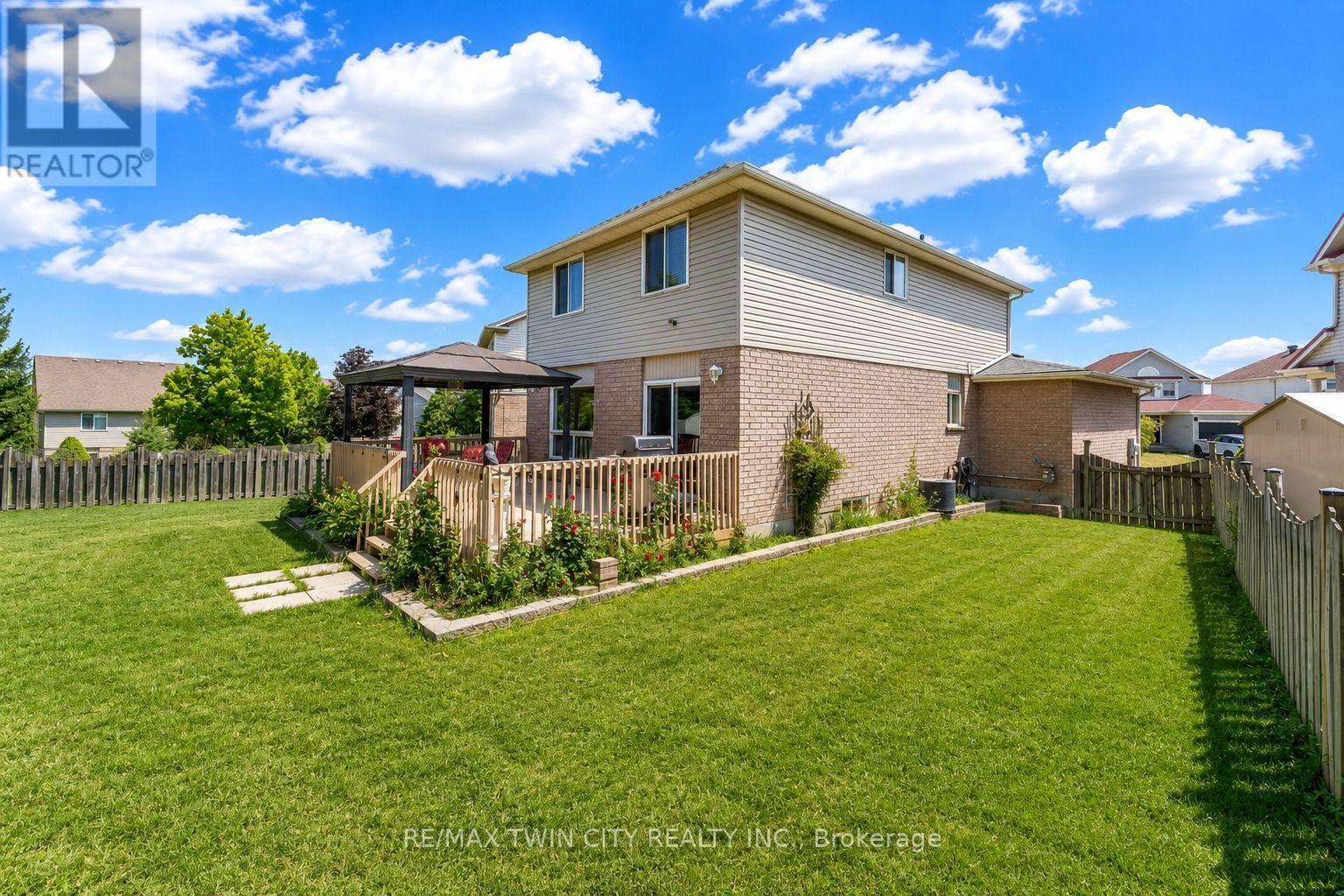 42 BRIARMEADOW CRESCENT - 34