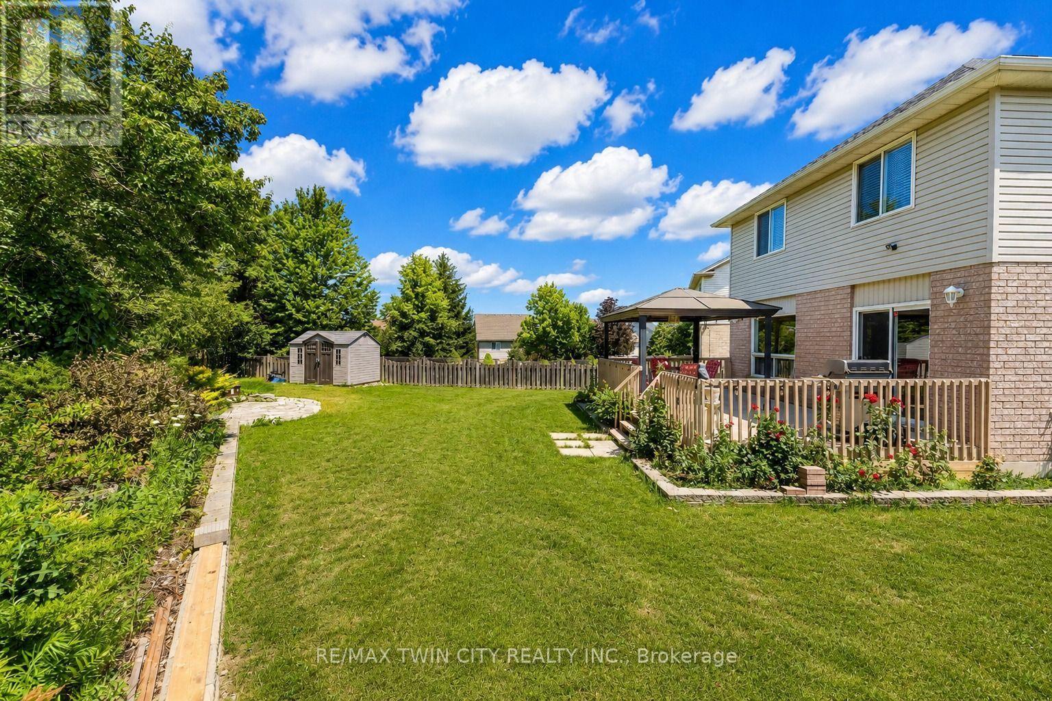 42 BRIARMEADOW CRESCENT - 35
