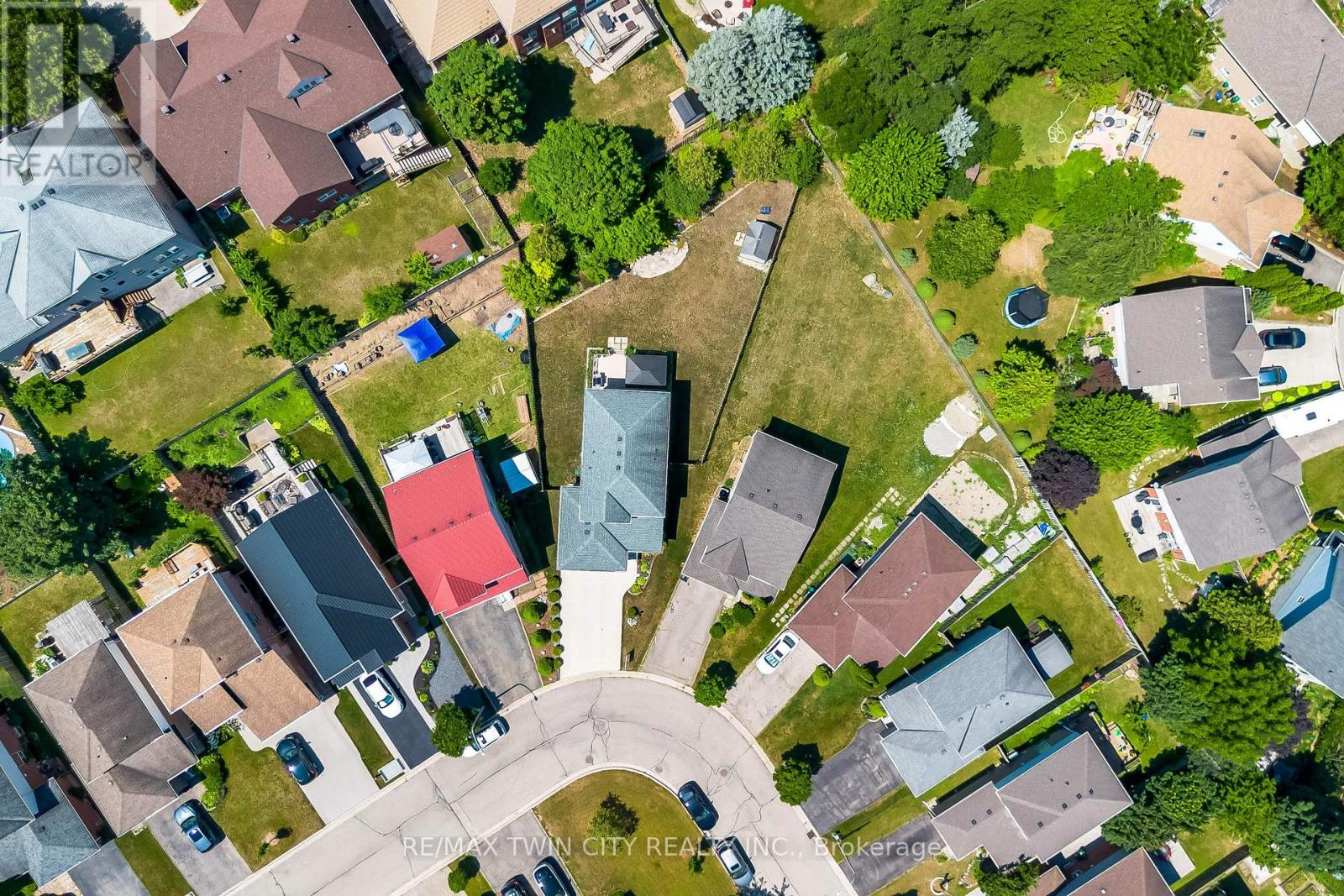 42 BRIARMEADOW CRESCENT - 39