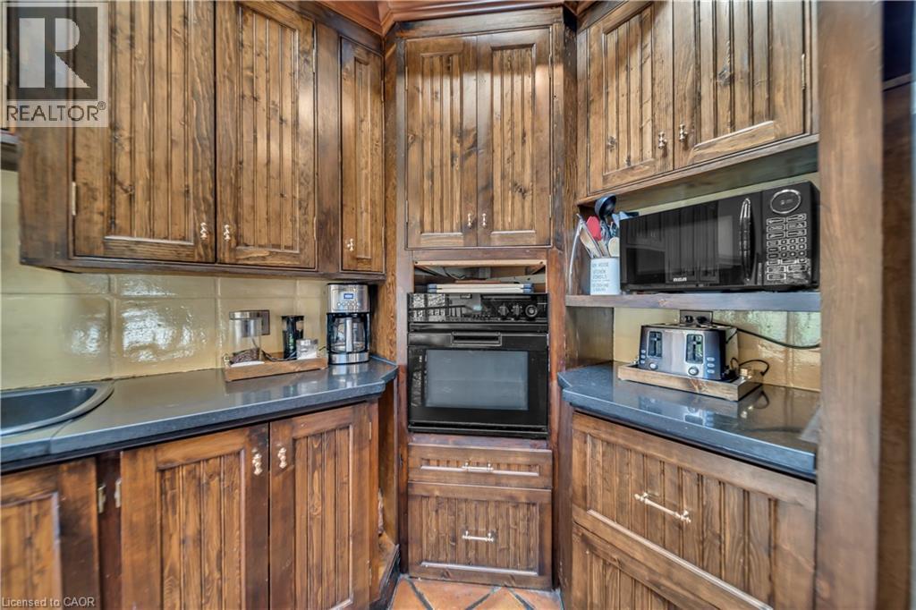 4766 HYNDMAN Drive - Image 13