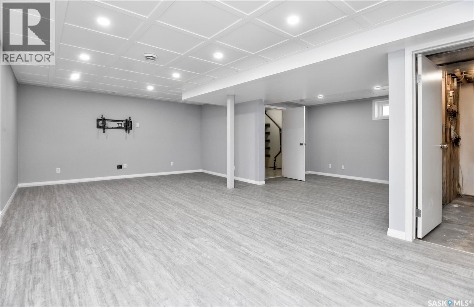 2885 4th AVENUE W - Image 20