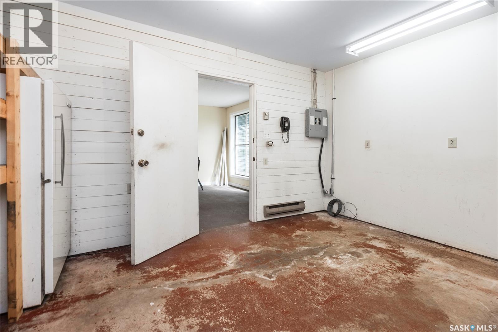 2885 4th AVENUE W - Image 32