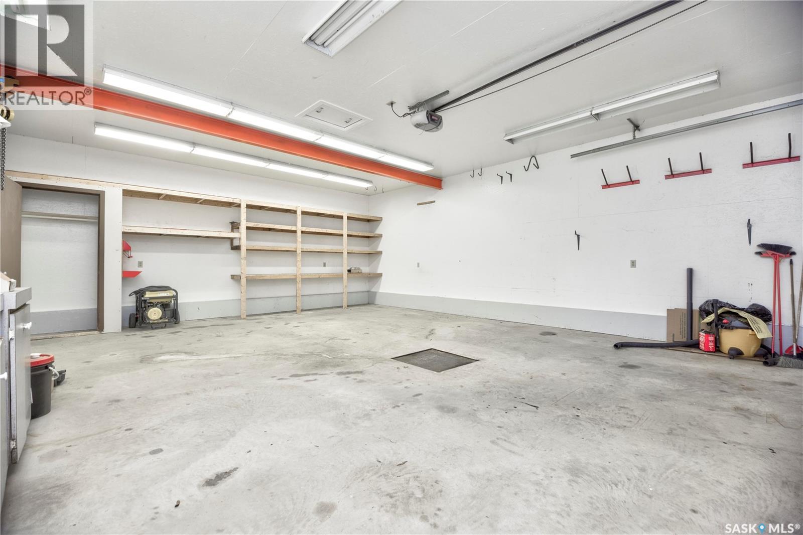 2885 4th AVENUE W - Image 33