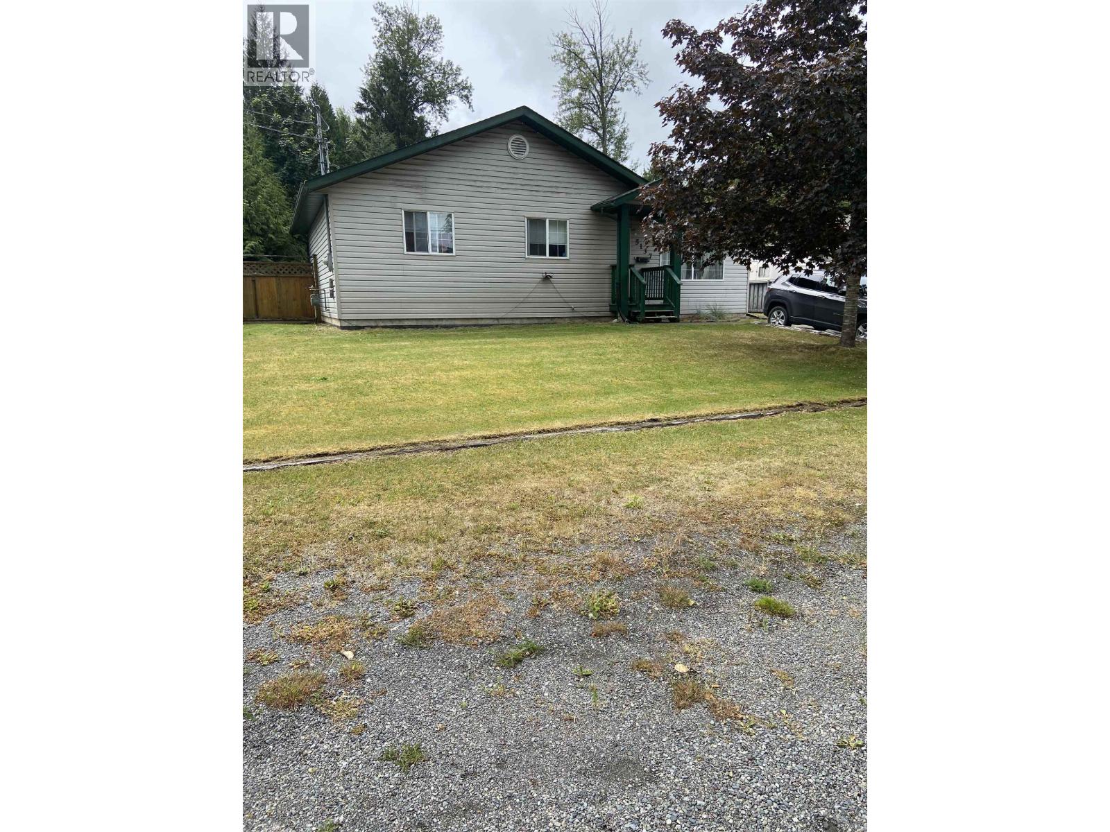 5137 MEDEEK AVENUE, Terrace — photo 3