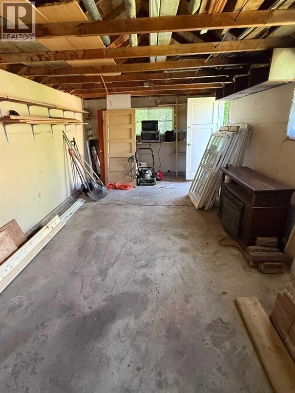 5221 51 Avenue - Photo 35