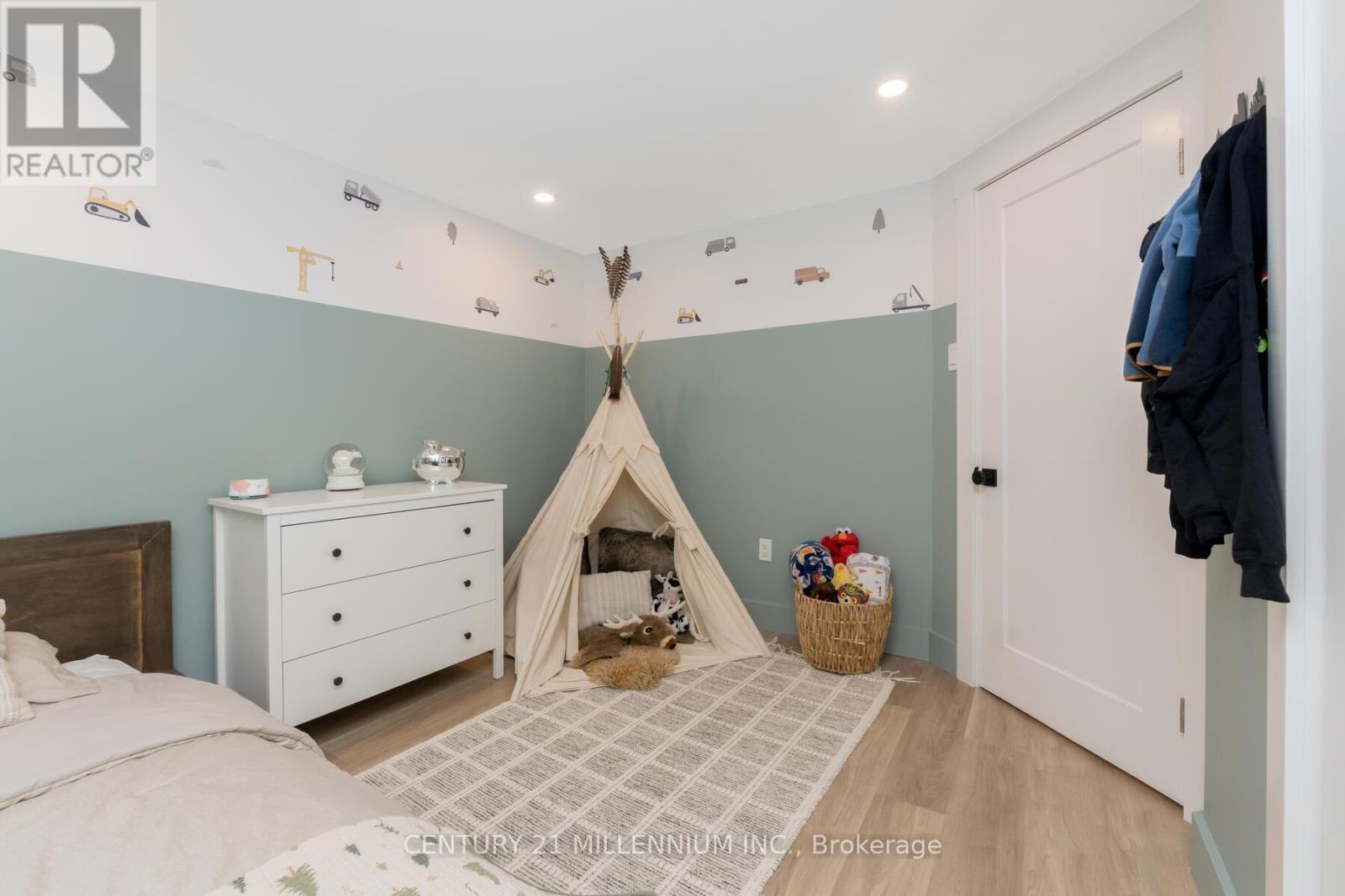110 ZINA STREET - Image 26