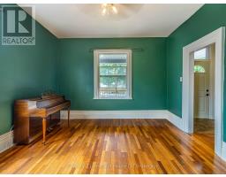 Primary Bedroom - 552 Hatch Street, Woodstock, ON N4S1N6 Photo 6
