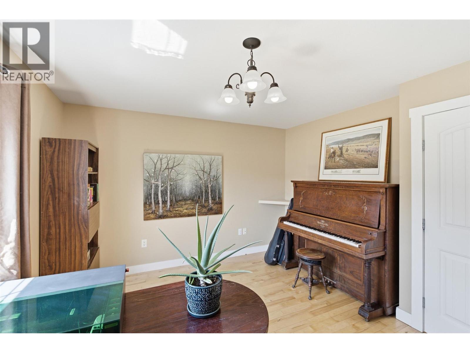 1620 Fir Road - 37