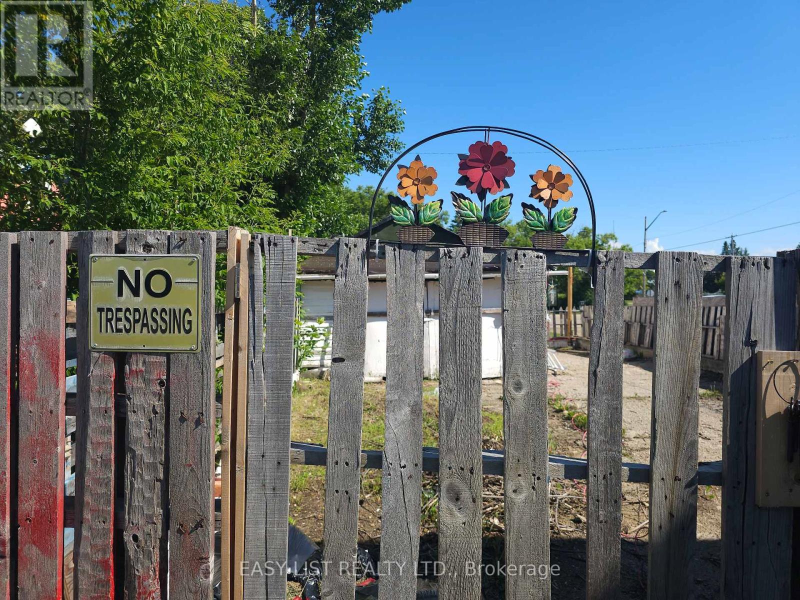 30 McKenzie Avenue - Photo 5