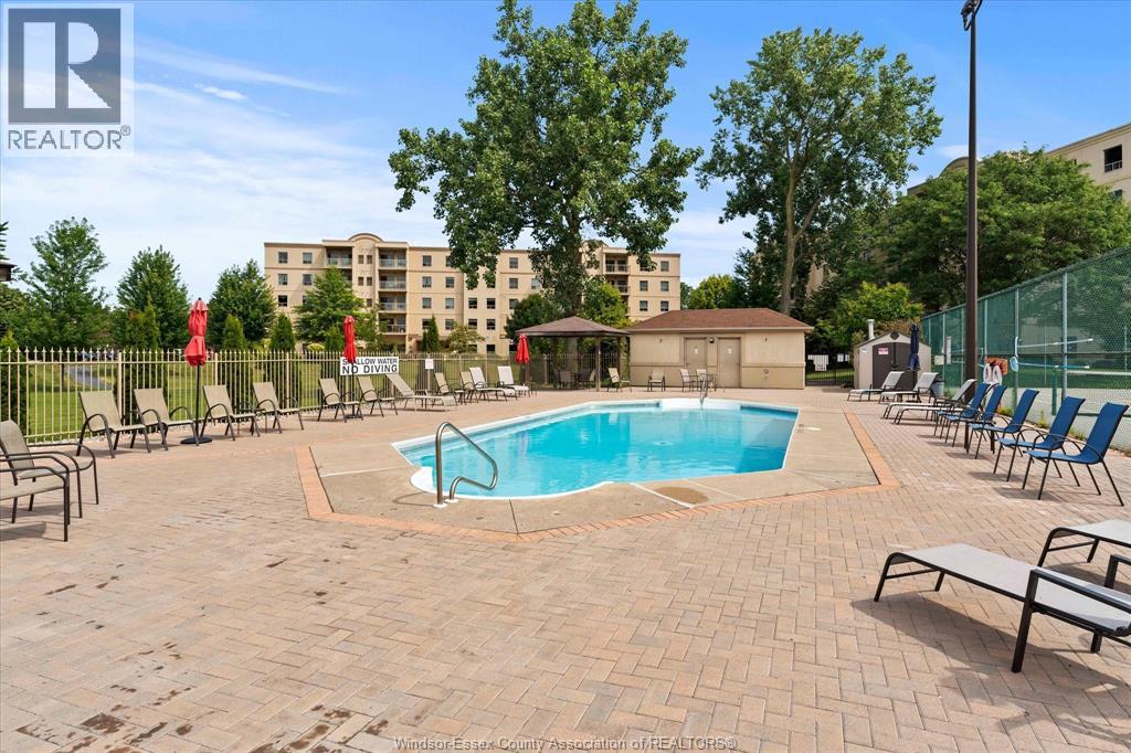 #213 310 VILLAGE GROVE DRIVE - 33