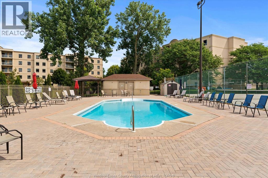 #213 310 VILLAGE GROVE DRIVE - 31