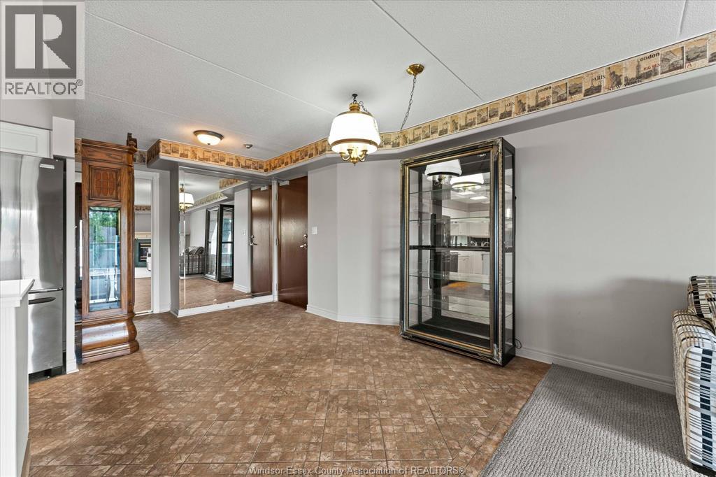 #213 310 VILLAGE GROVE DRIVE - 9