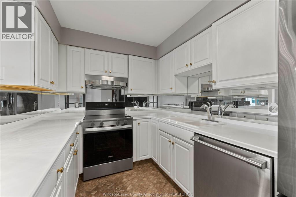 #213 310 VILLAGE GROVE DRIVE - 11