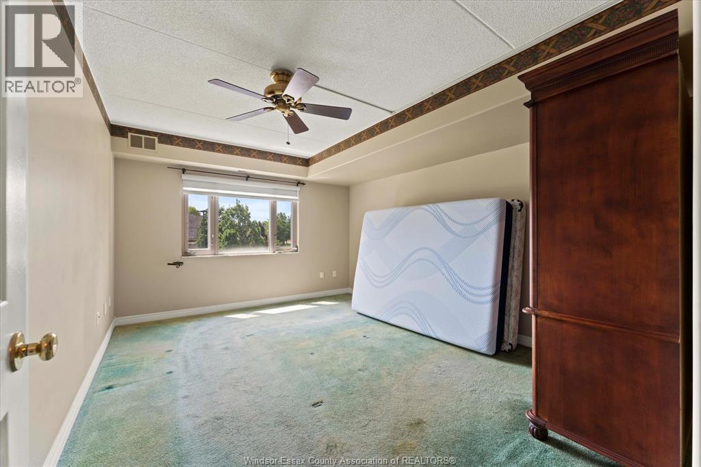 #213 310 VILLAGE GROVE DRIVE - 24