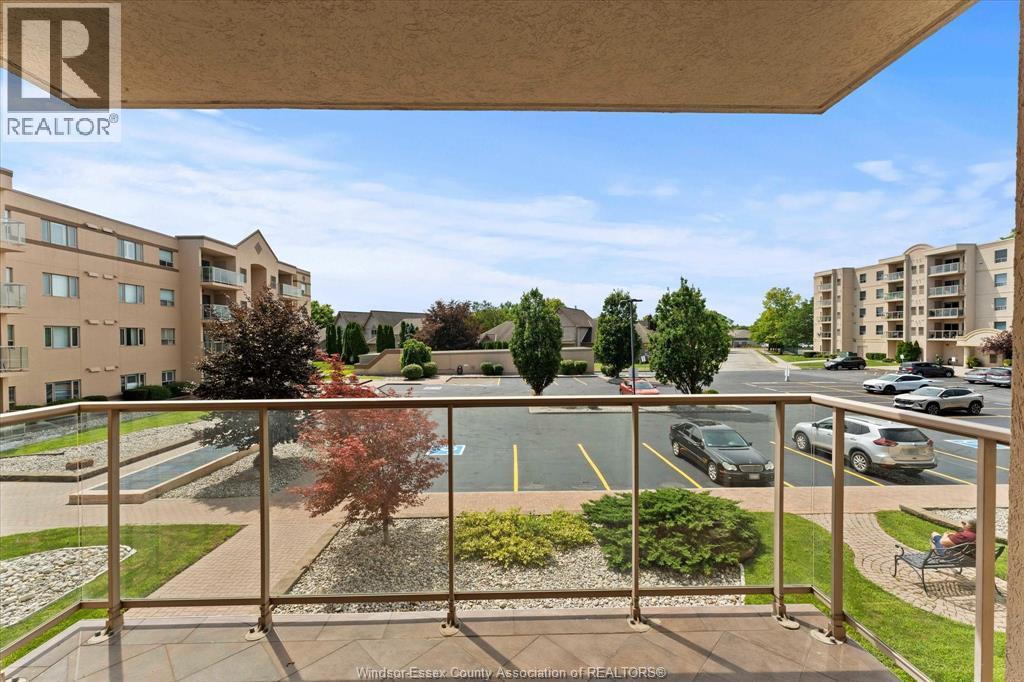 #213 310 VILLAGE GROVE DRIVE - 20