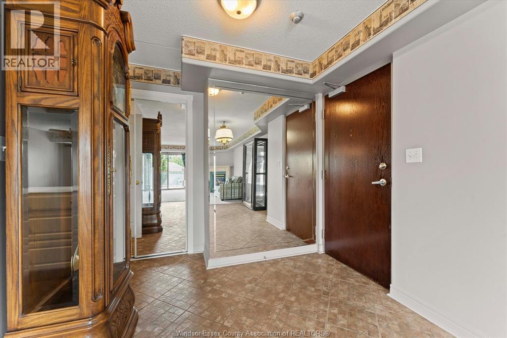 #213 310 VILLAGE GROVE DRIVE - 6