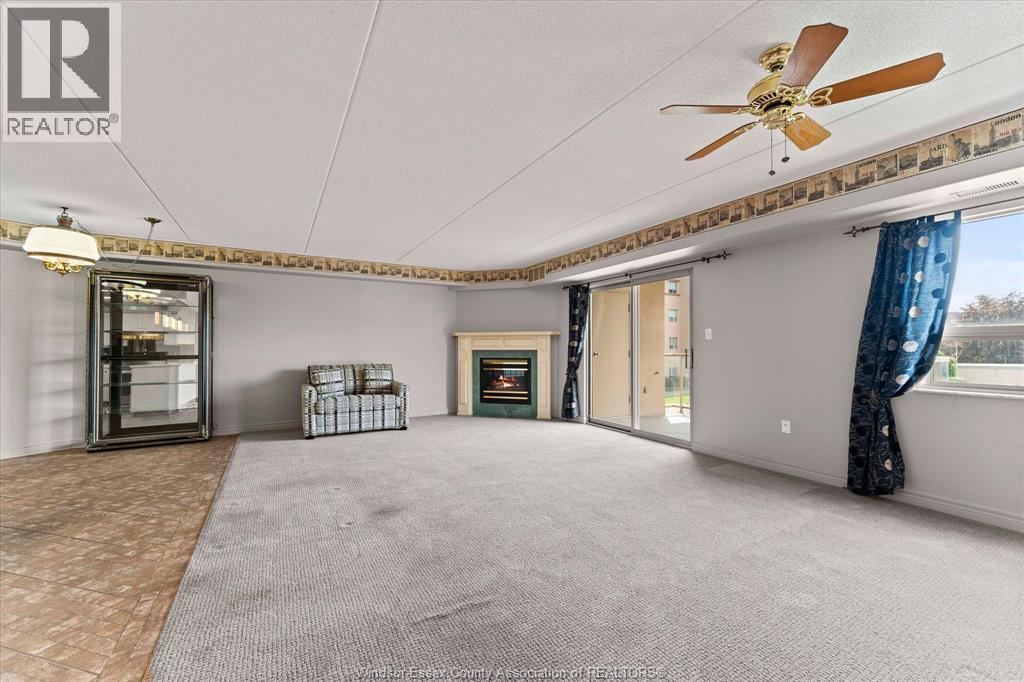 #213 310 VILLAGE GROVE DRIVE - 17