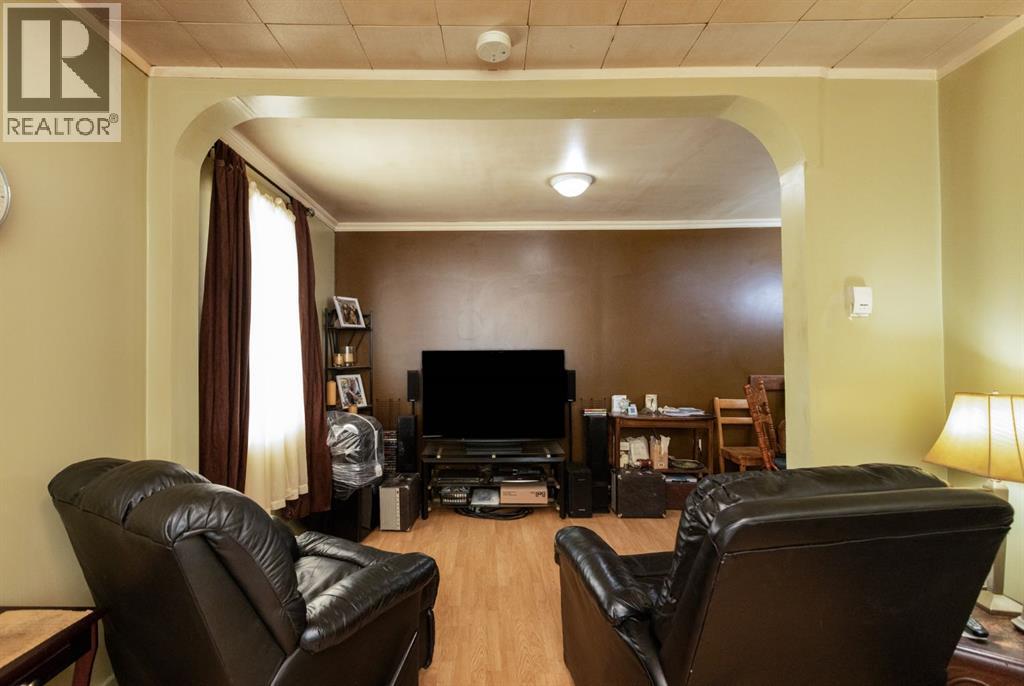 5020 56 Street, Innisfail