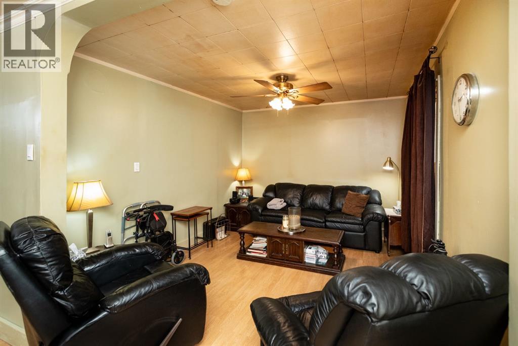 5020 56 Street, Innisfail