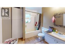 1944 Poplar Avenue, Quesnel, BC V2J3Z5 Photo 21
