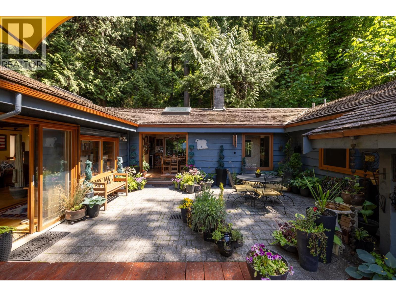 315 BAYVIEW ROAD, Lions Bay