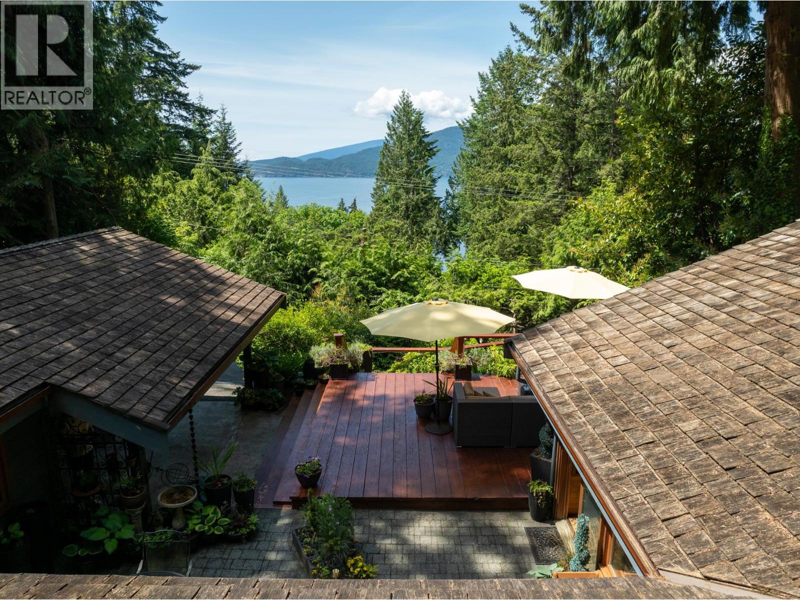 315 BAYVIEW ROAD, Lions Bay