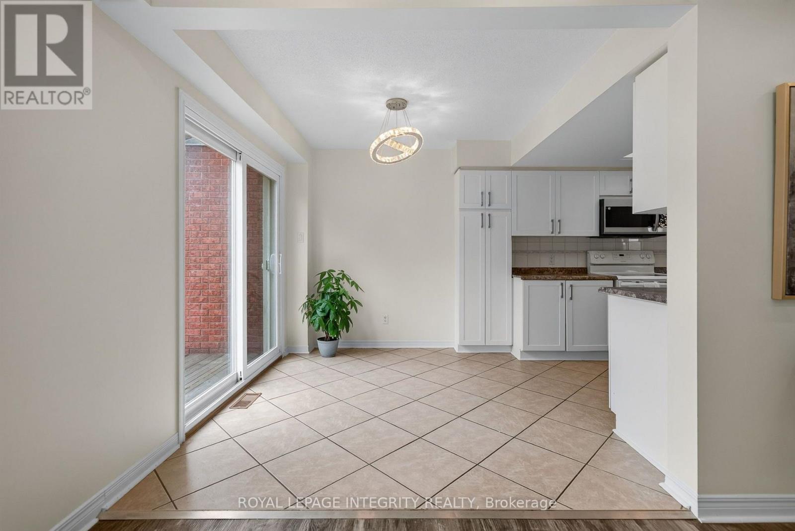 137 HUNTERSWOOD CRESCENT - Image 18