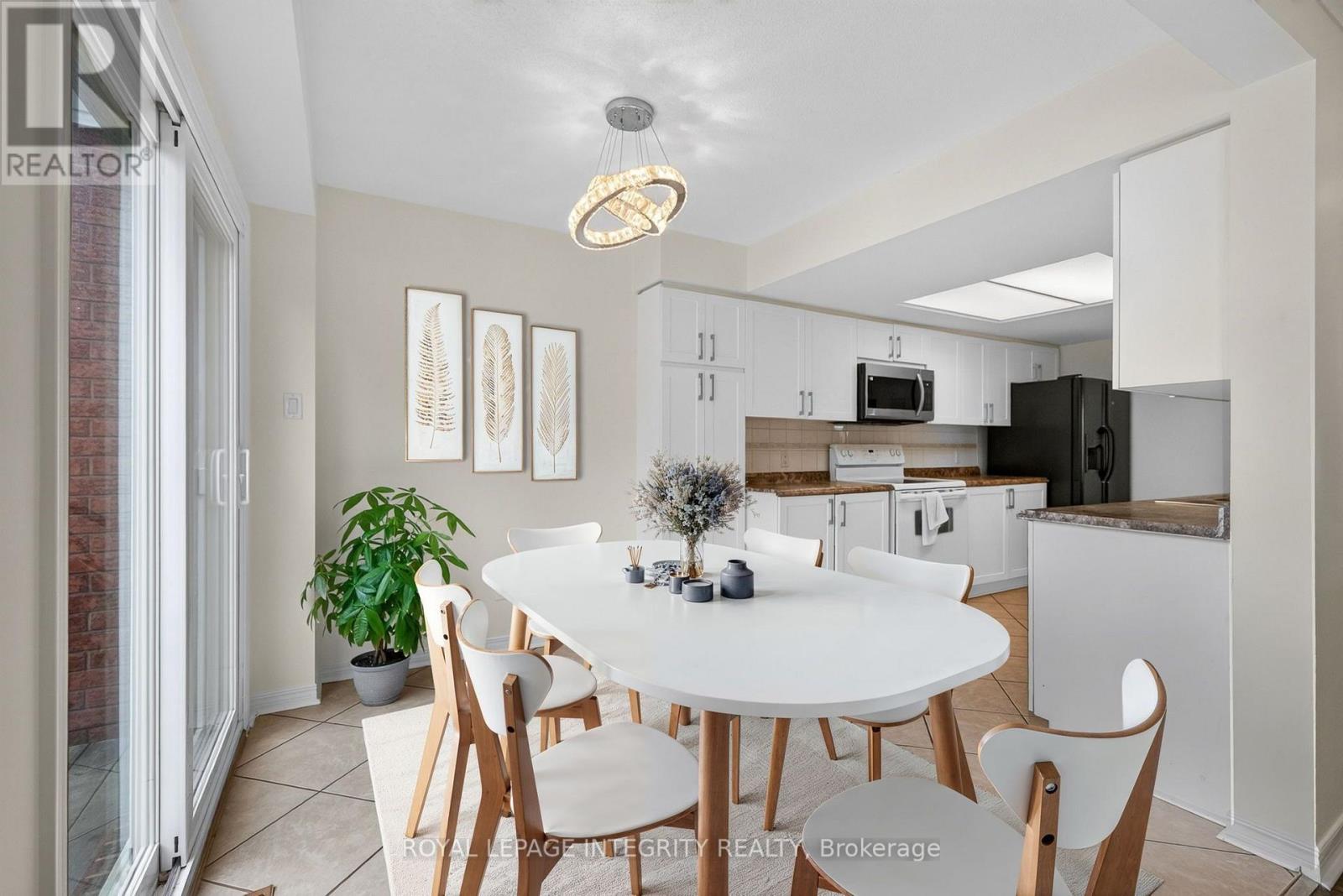 137 HUNTERSWOOD CRESCENT - 20