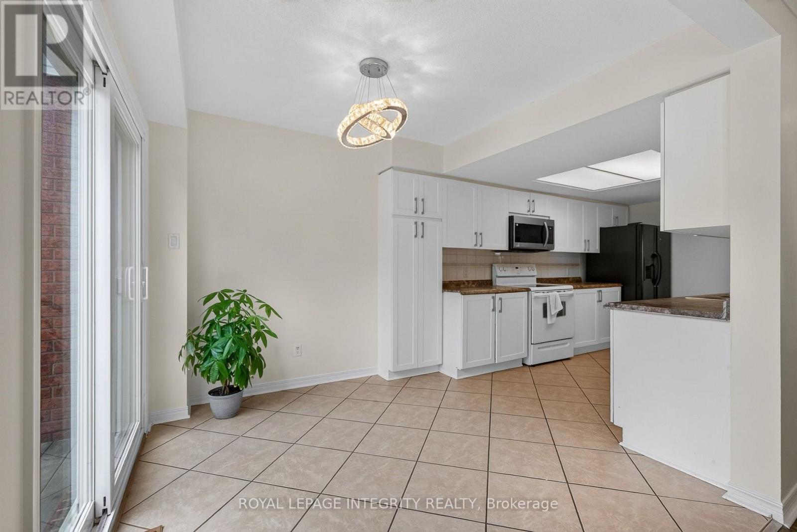 137 HUNTERSWOOD CRESCENT - Image 21