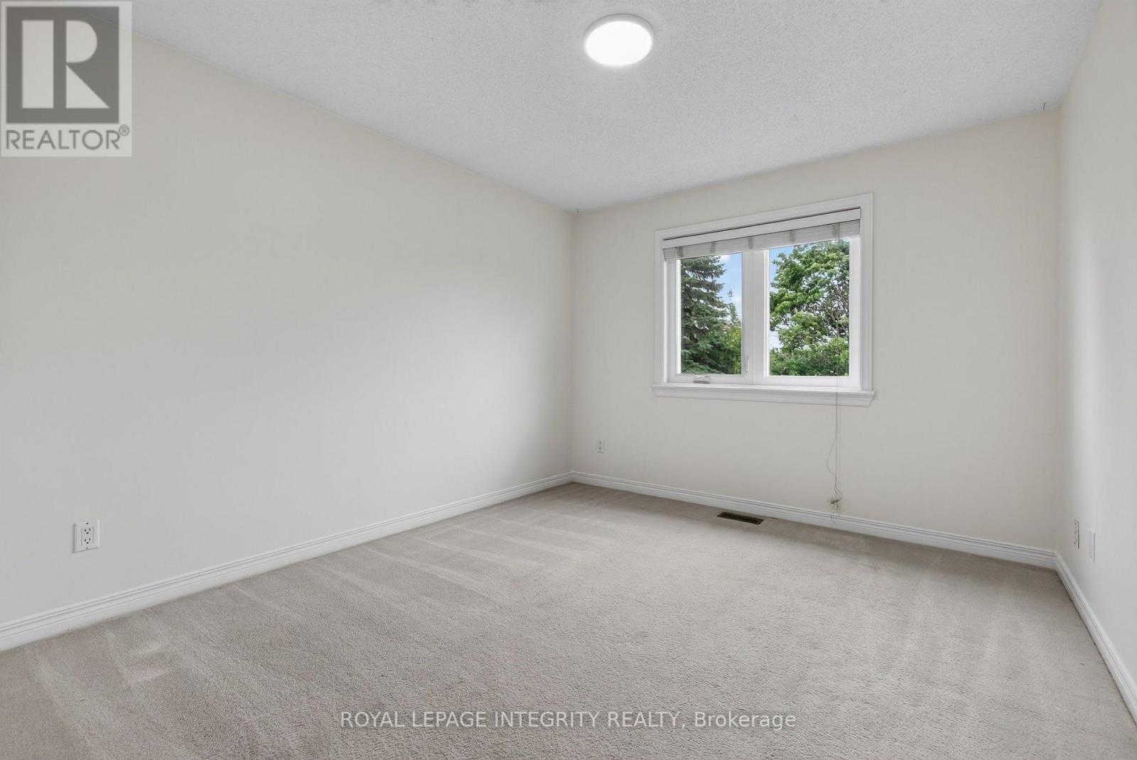 137 HUNTERSWOOD CRESCENT - Image 34