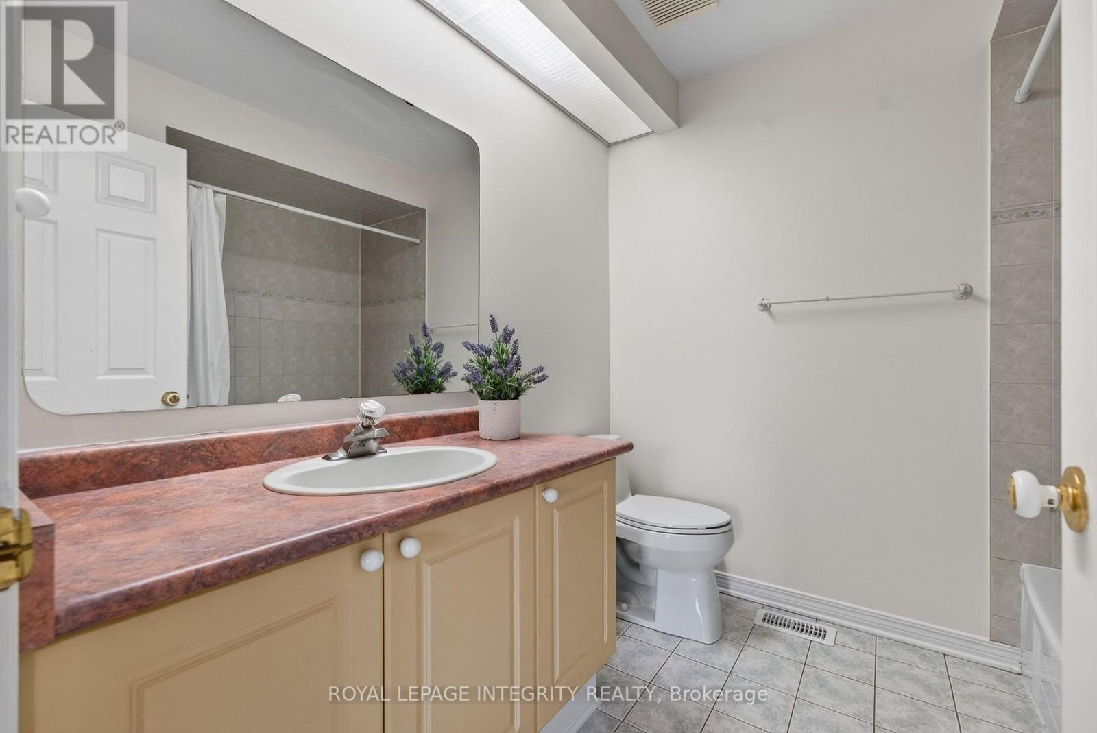 137 HUNTERSWOOD CRESCENT - Image 35