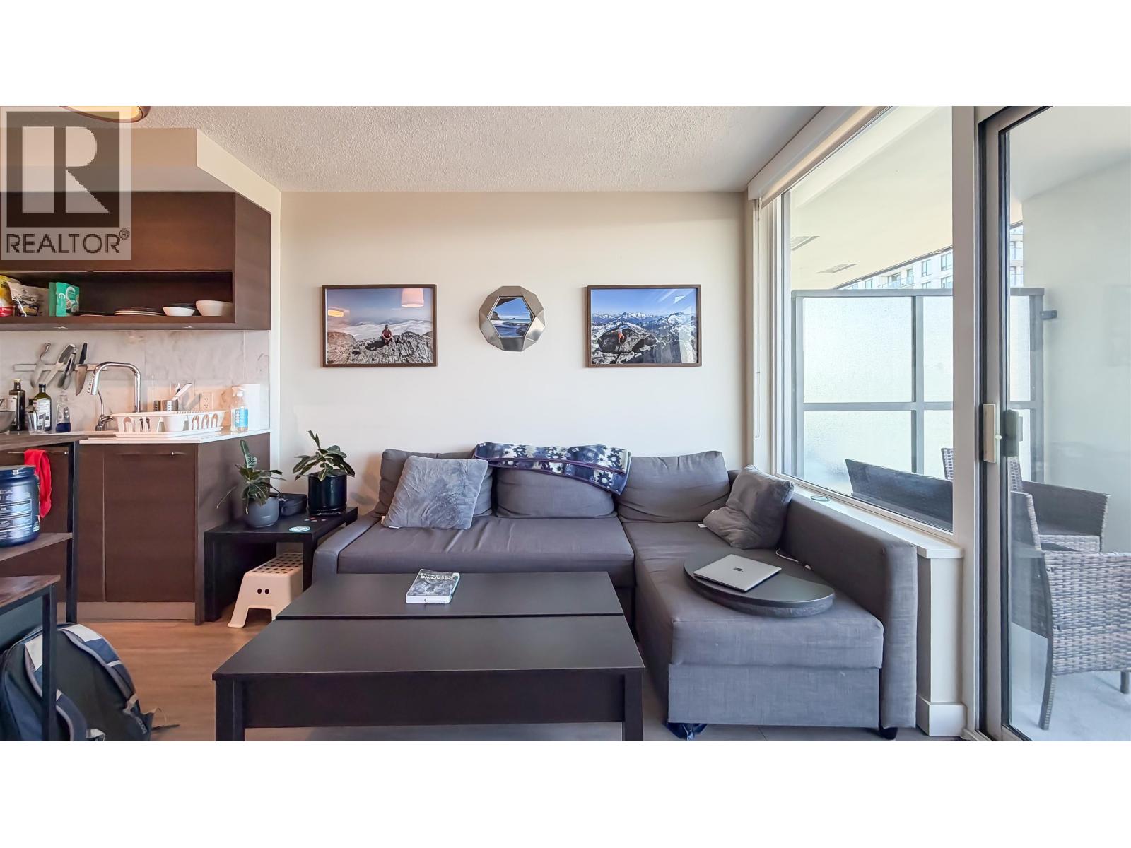2006 570 EMERSON STREET, Coquitlam