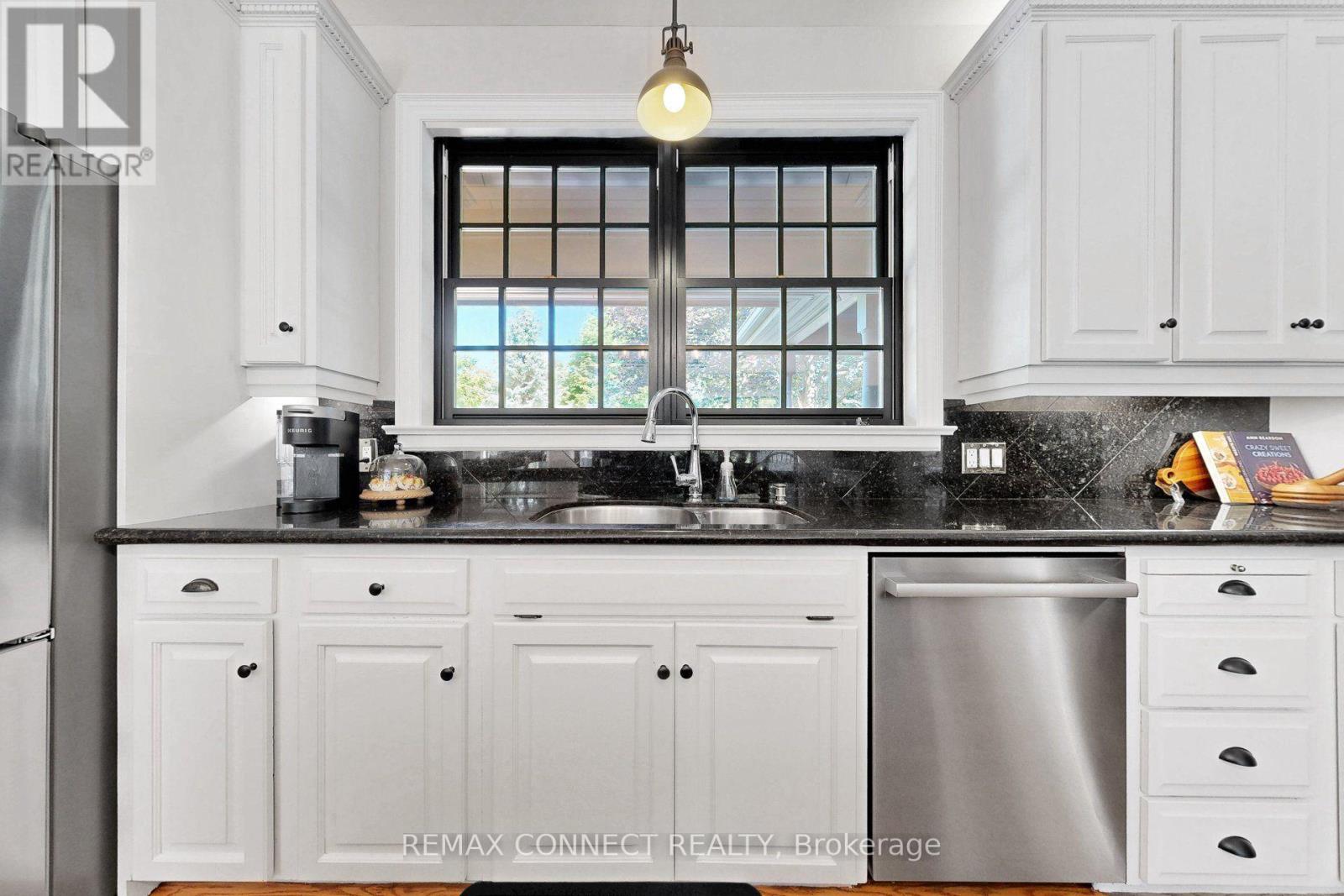 255 LORETTA CRESCENT - Image 11