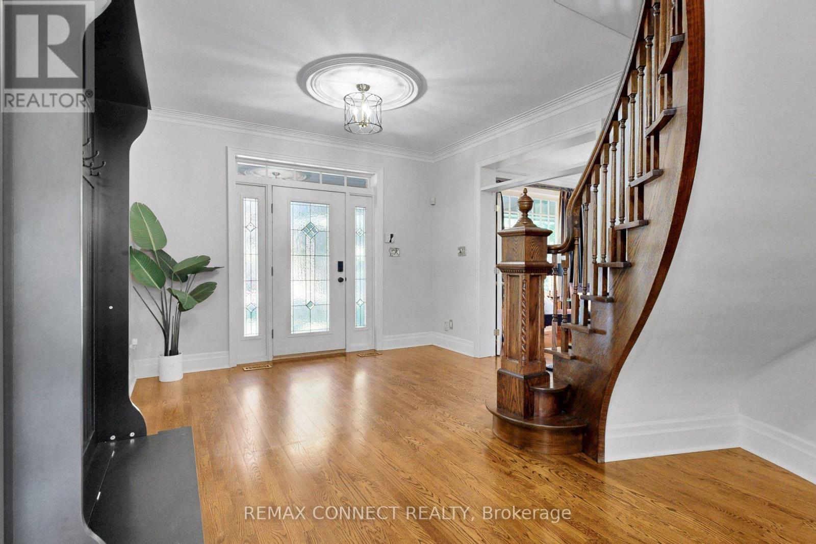 255 LORETTA CRESCENT - Image 4