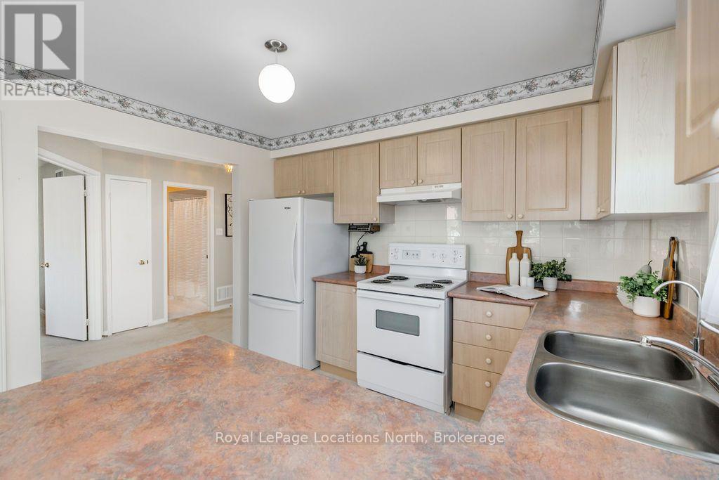 31 BROUWER CRESCENT - 12