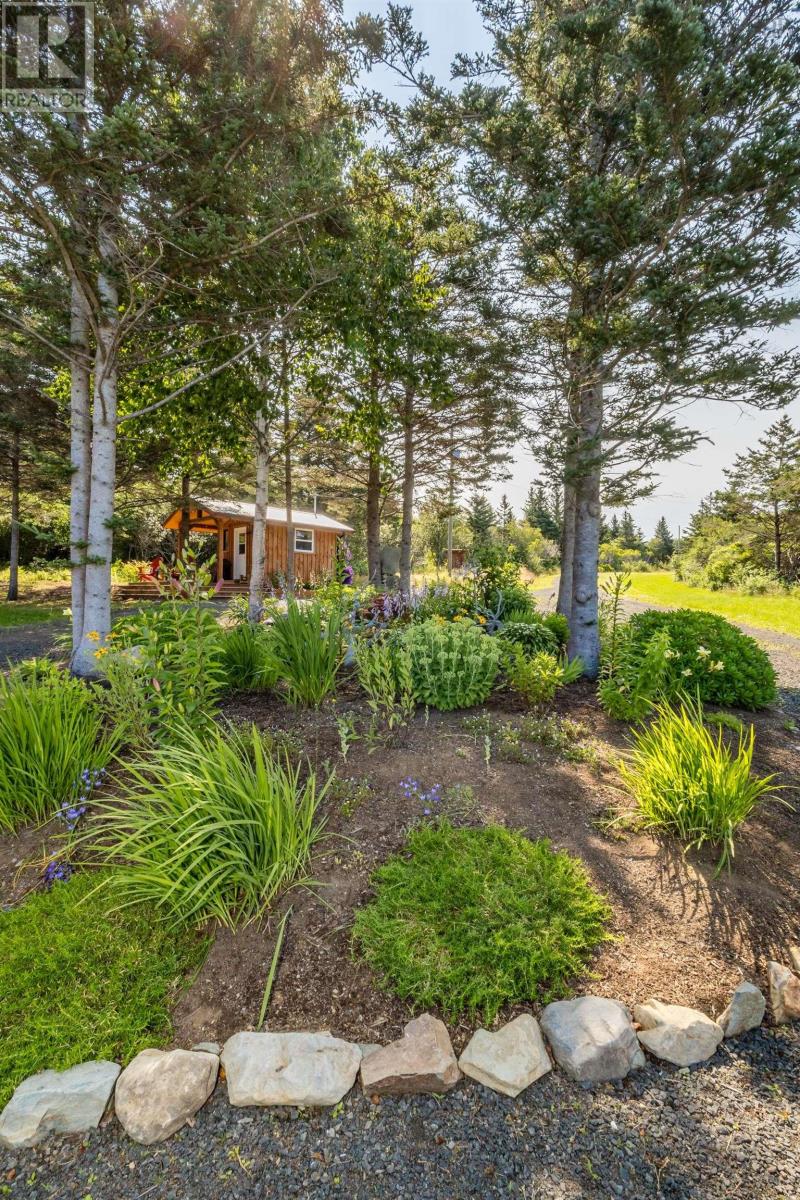 6829 Highway 101 - 12