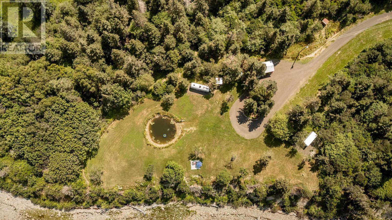 6829 Highway 101 - 27