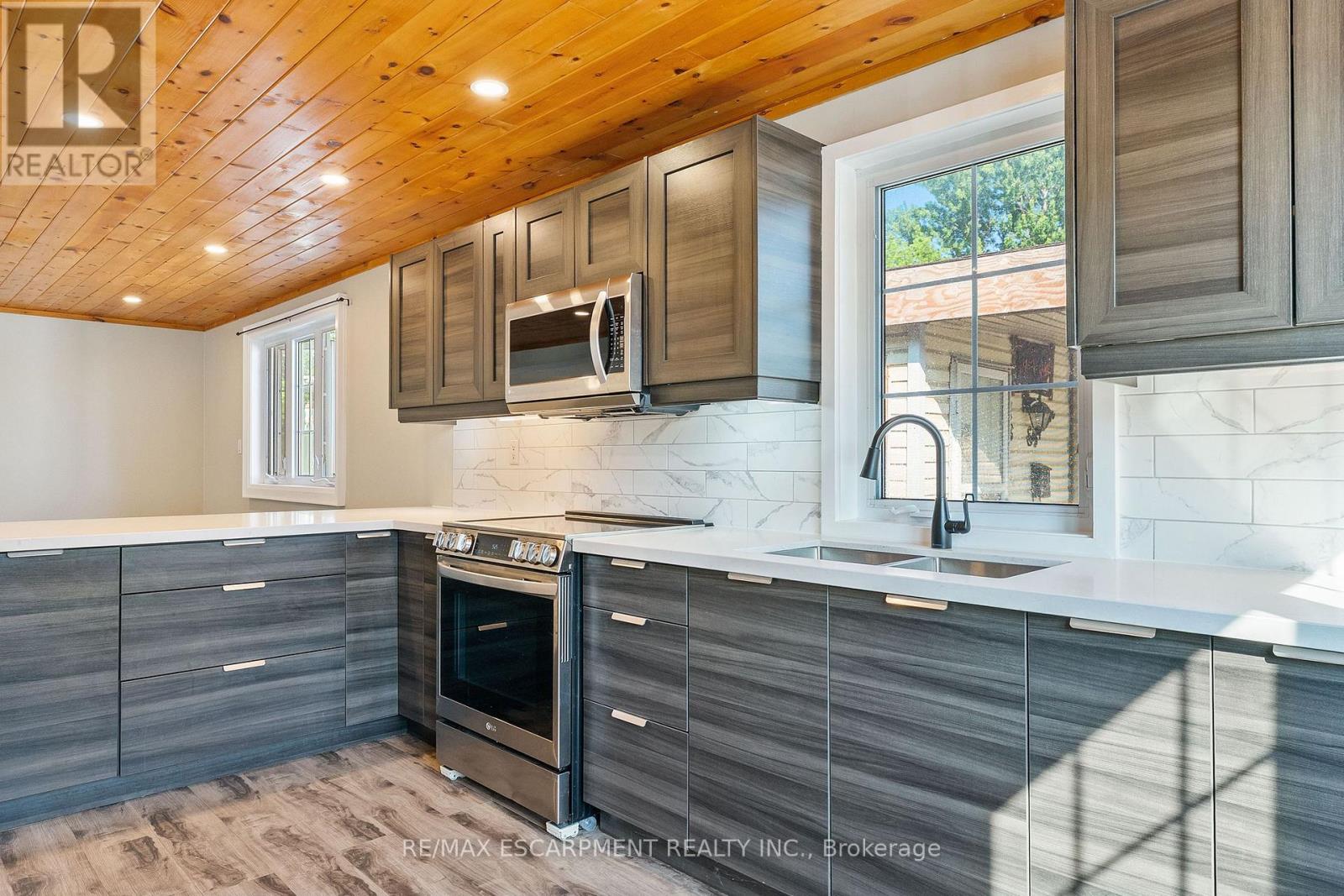 #19 3233 DERRY ROAD E - 14