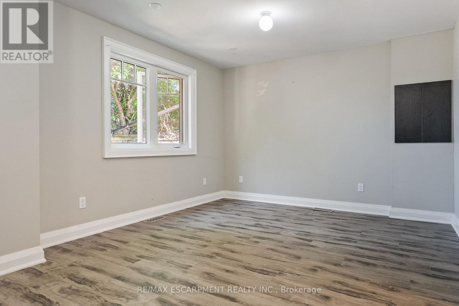 #19 3233 DERRY ROAD E - 22