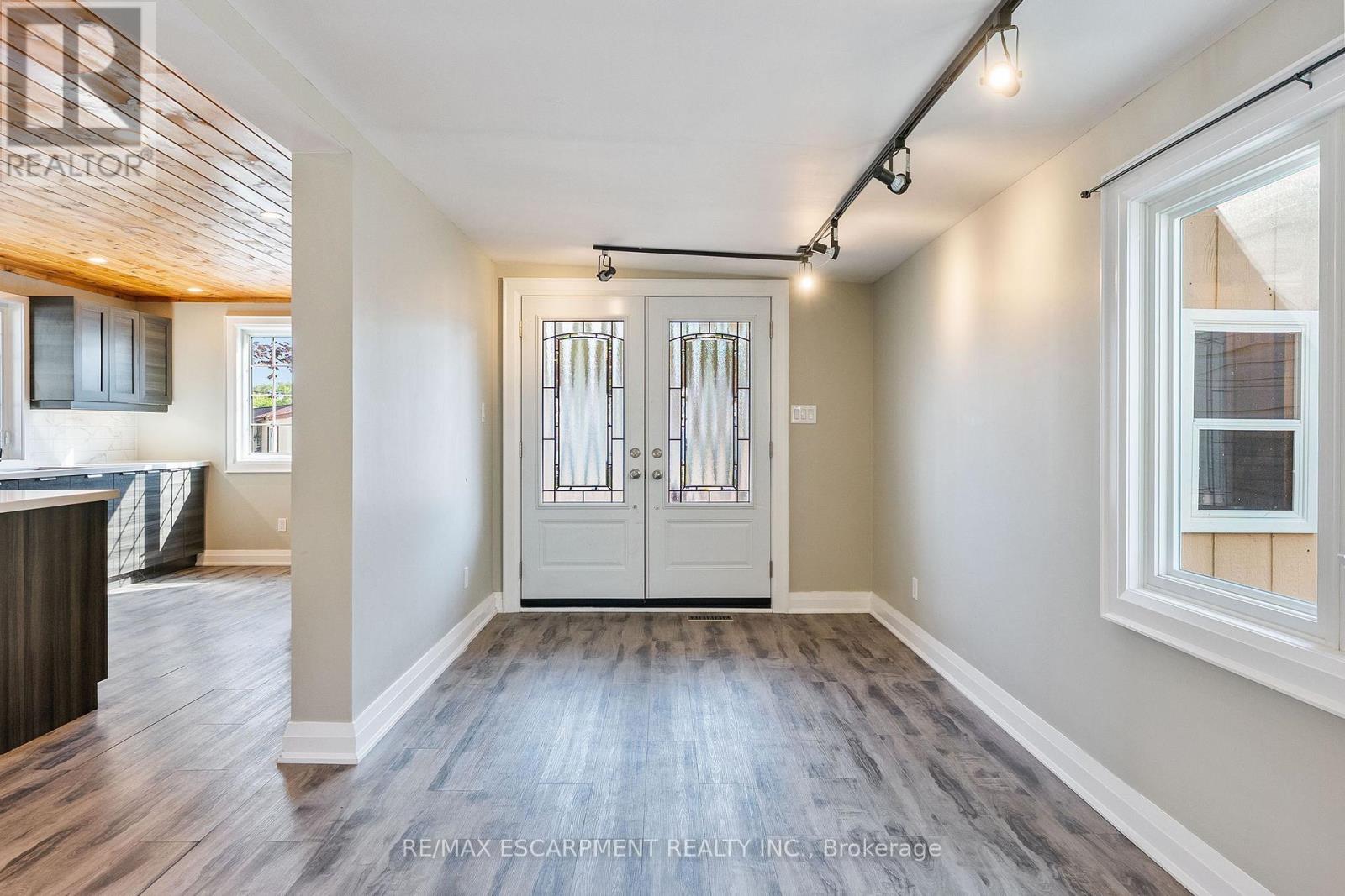 #19 3233 DERRY ROAD E - 5