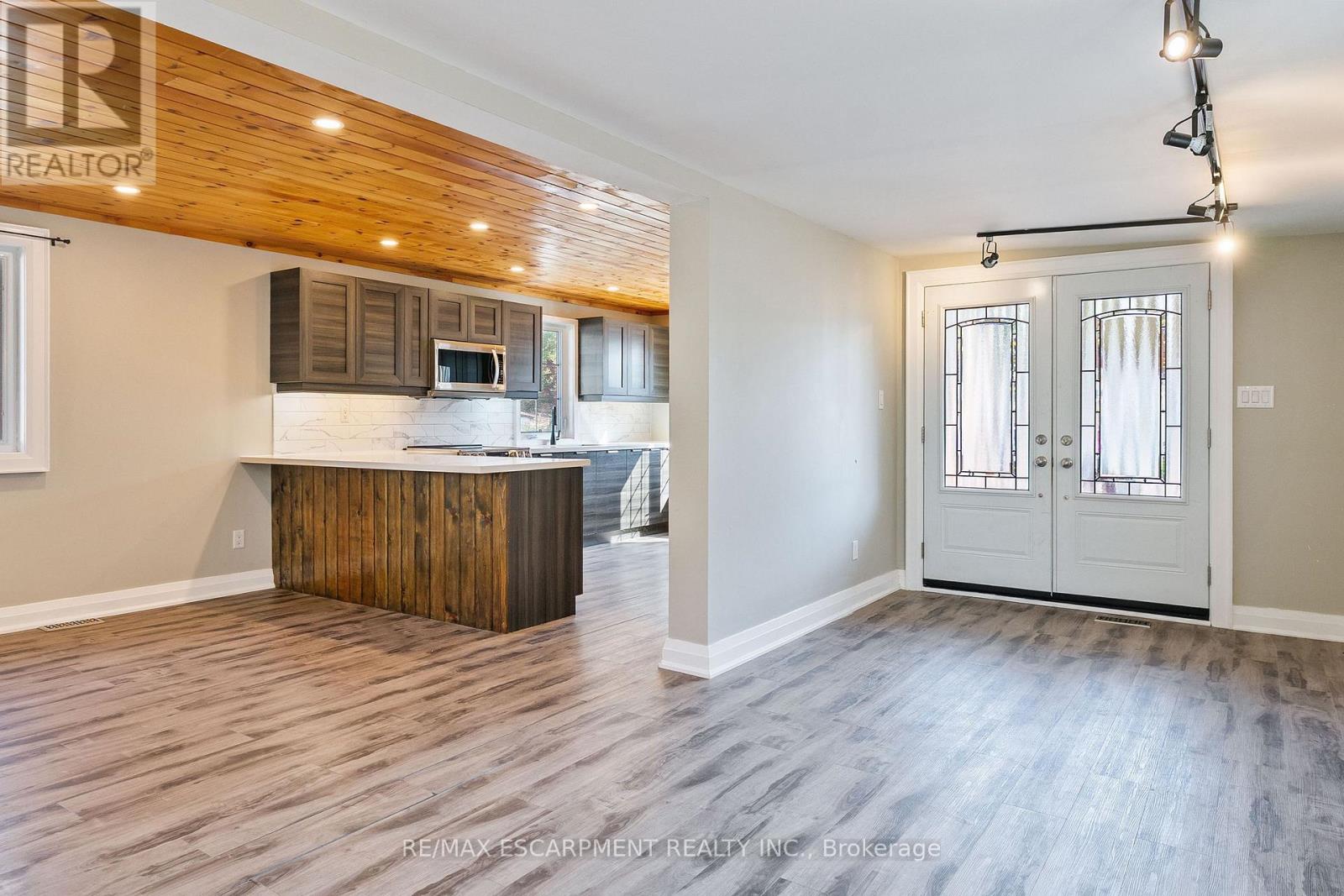 #19 3233 DERRY ROAD E - 6