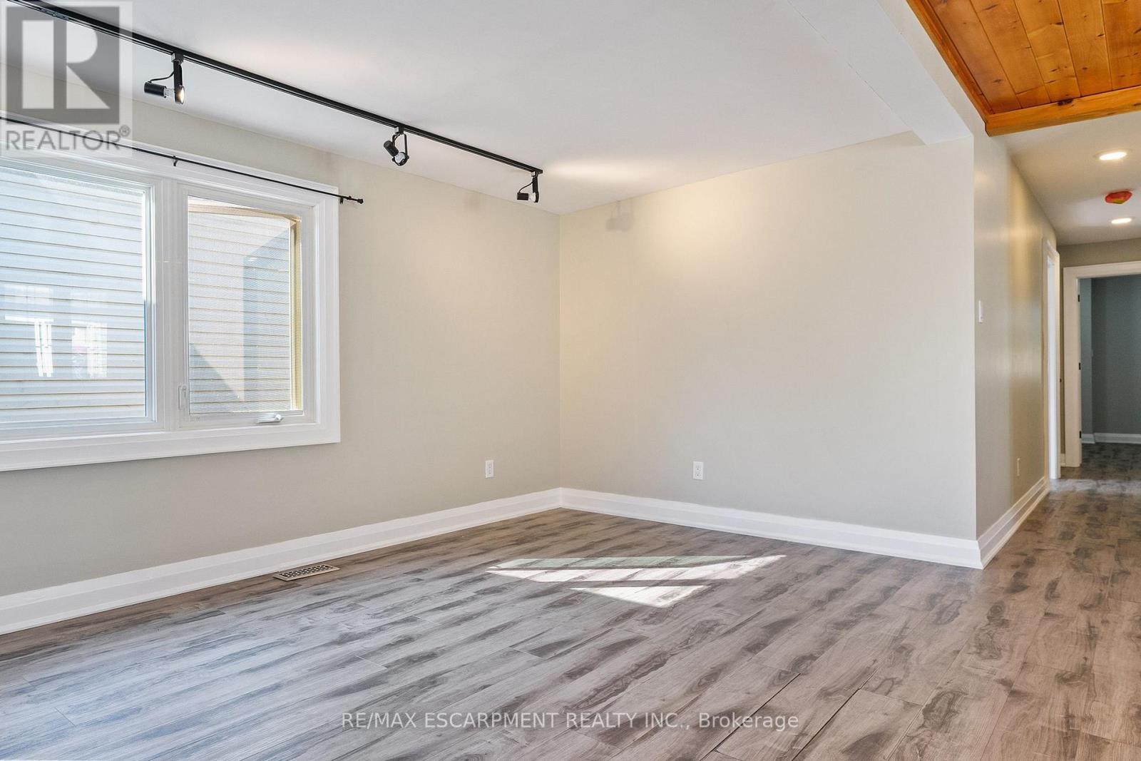 #19 3233 DERRY ROAD E - 9