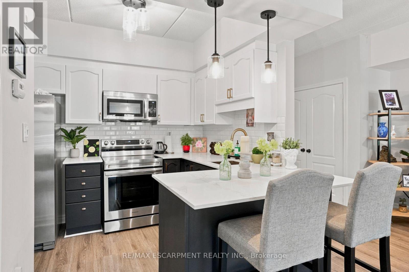 #101 4016 KILMER DRIVE - 17