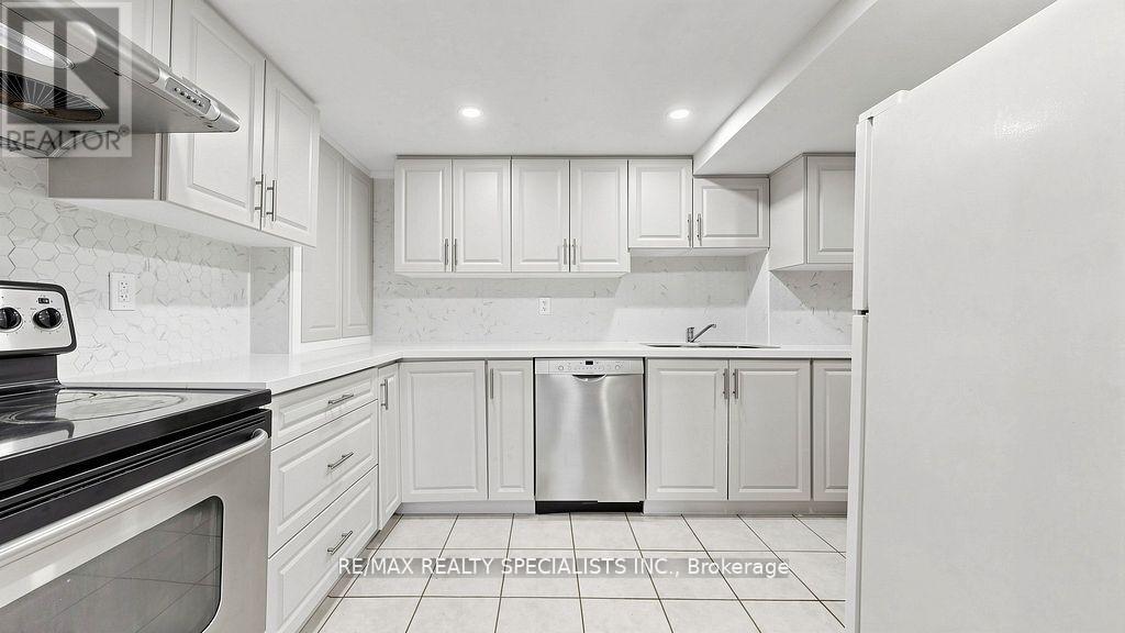 59 SUNFOREST DRIVE - 24