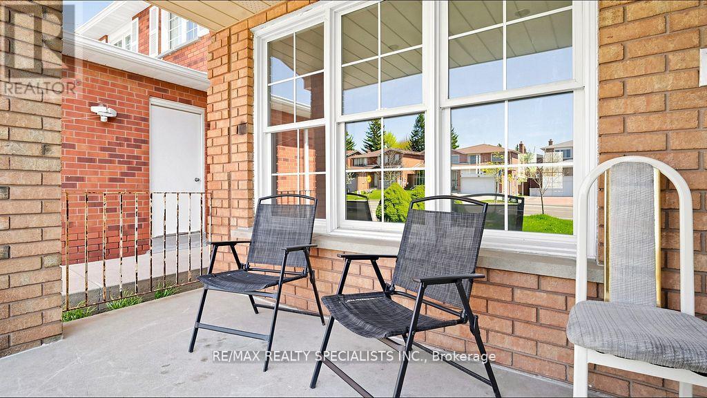 59 SUNFOREST DRIVE - 3